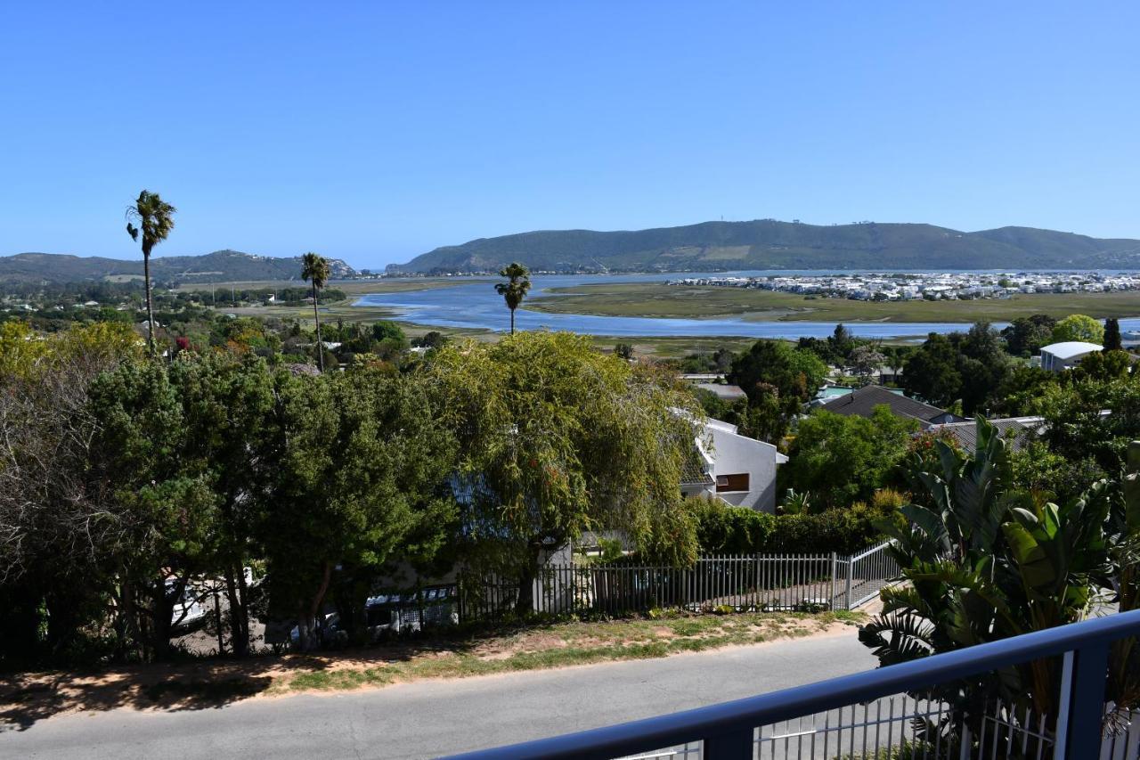 Friendz Guesthouse Knysna Esterno foto