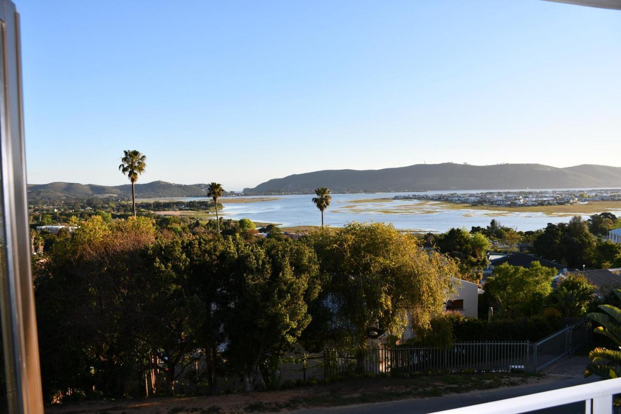 Friendz Guesthouse Knysna Esterno foto