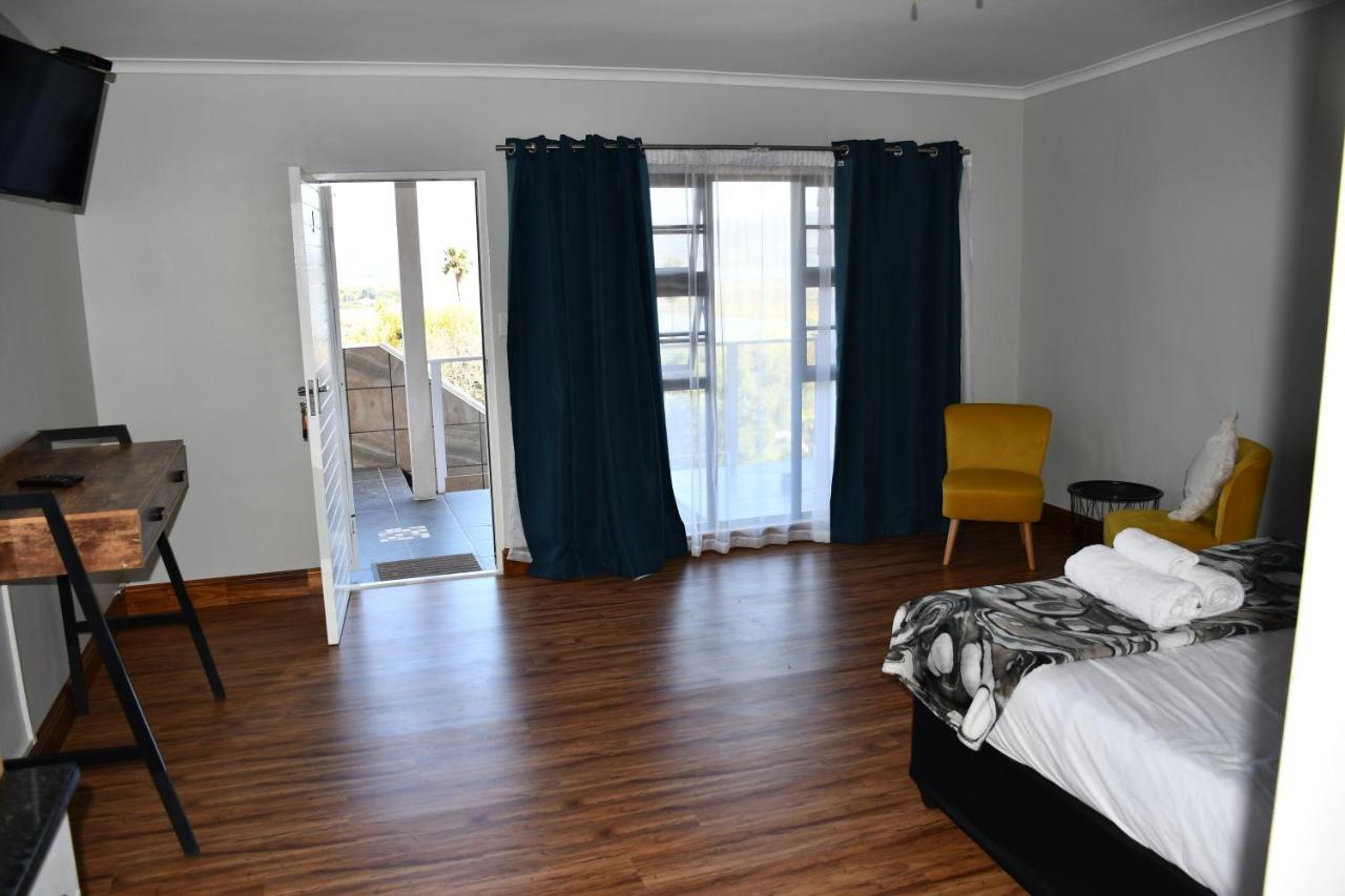 Friendz Guesthouse Knysna Esterno foto