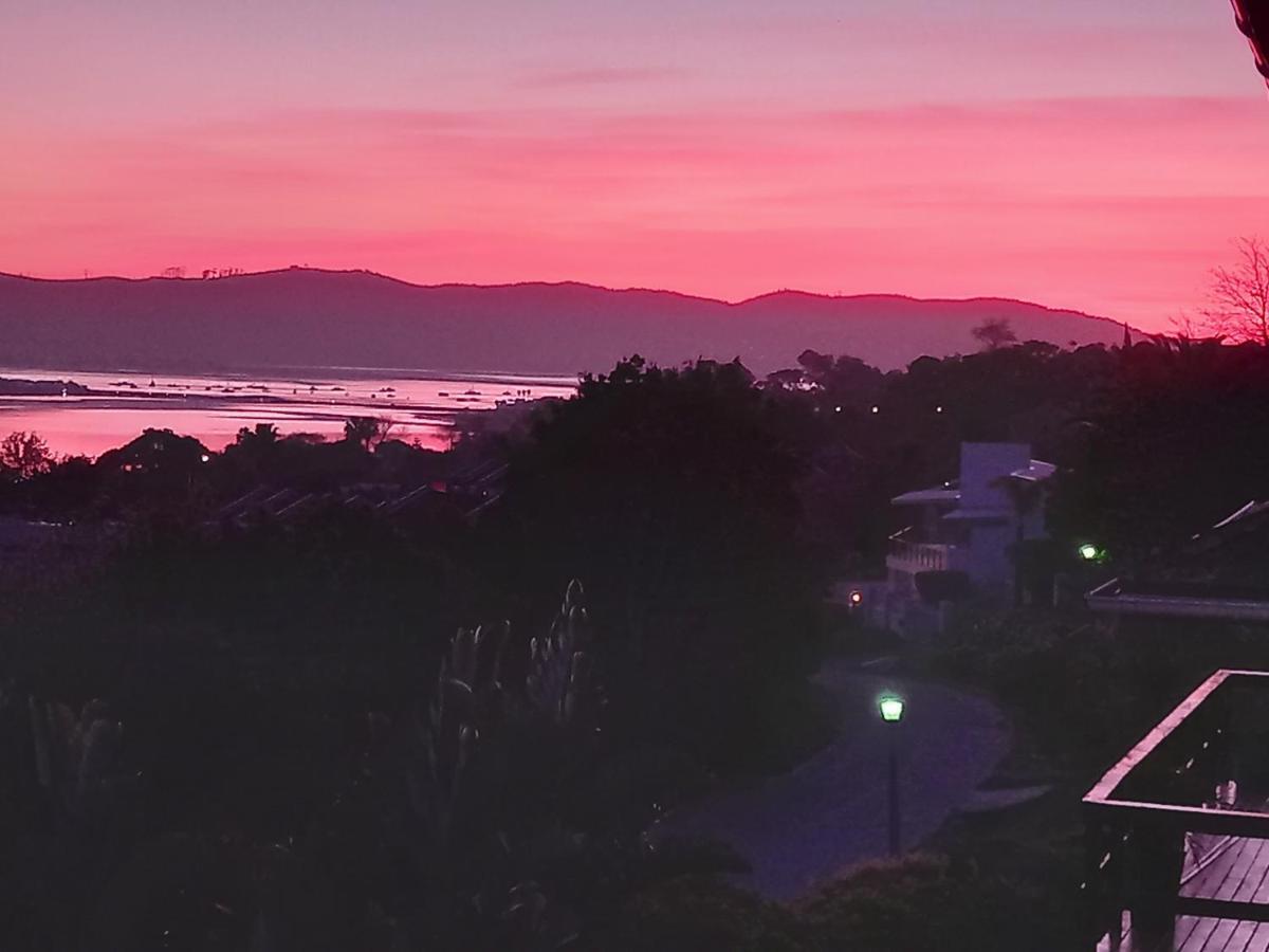 Friendz Guesthouse Knysna Esterno foto