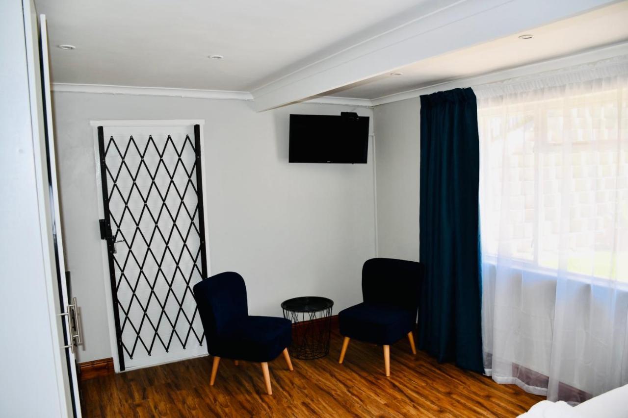 Friendz Guesthouse Knysna Esterno foto
