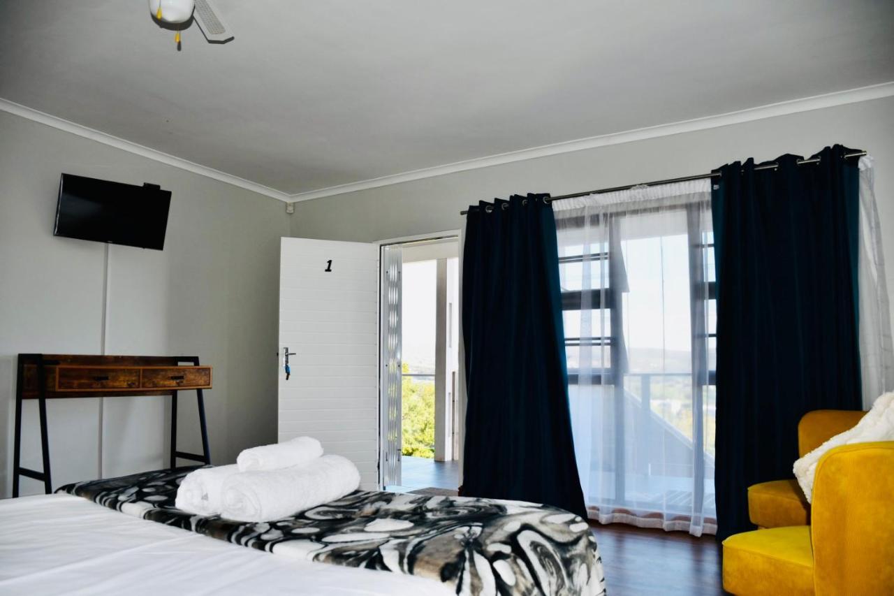 Friendz Guesthouse Knysna Esterno foto
