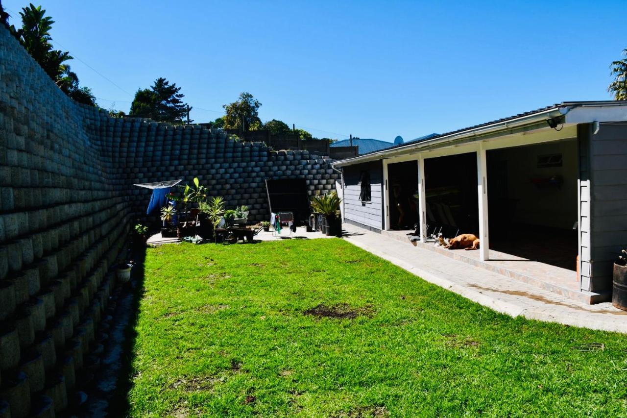 Friendz Guesthouse Knysna Esterno foto
